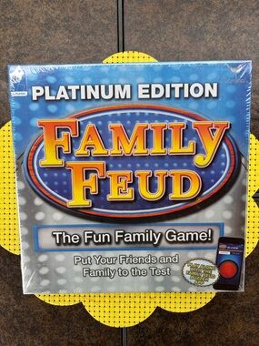 Family Feud 2016 Platinum Edition Party Game- New-Sealed